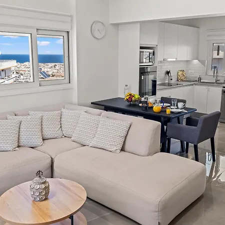 Apartment Horizon View